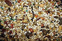 ABBA 1300, pájaros comiendo: opción de dieta balanceada para aves grandes.
