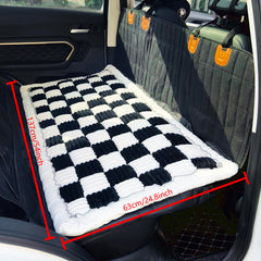 Cama para perro AEEISHOMEREFORM en coche, diseño a cuadros, suave y resistente.