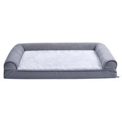 La cama para perros Amazon Basics en sofá 36x27 ofrece gel para soporte.