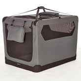 Transportín para perro de Amazon Basics con ventilación de malla, ideal para viajes cortos.