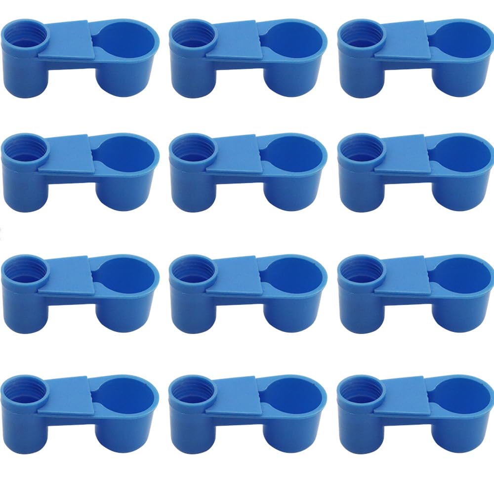 Bebedero automático APlayfulBee para aves azul, uso frontal y práctico.