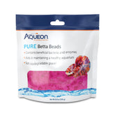 Bolas Betta Aqueon PURE en acción, juego interactivo para bettas curiosos.
