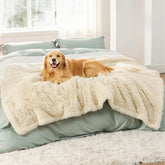Bedsure manta impermeable para perros grandes crema protege muebles y derrames.