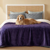 Bedsure manta impermeable para cama con sherpa berenjena protege muebles y brinda comodidad.