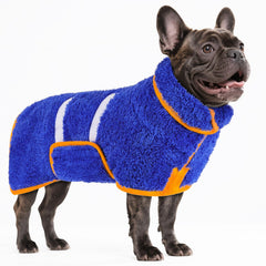 Bata Bienbee para perros: secado rápido tras el baño, estilo práctico y cómodo.