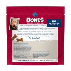 Blue Buffalo Bones en forma de hueso, crujiente para morder durante paseos.