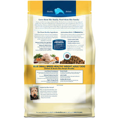 Blue Buffalo fórmula control de peso para razas pequeñas, porciones adecuadas.