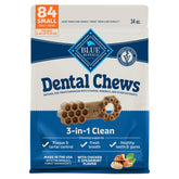 Blue Buffalo huesos dentales para perro pequeño en paquete, promueven limpieza diaria y aliento fresco.