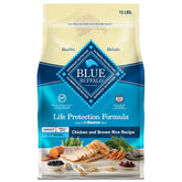 Blue Buffalo Life Protection, imagen frontal de la bolsa para perros adultos.