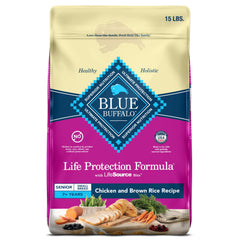 Blue Buffalo Life Protection para razas pequeñas, bolsa de 15 lb, ideal para senior.