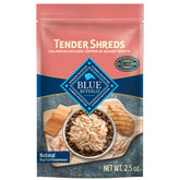 Blue Buffalo Tender Shreds bolsita con salmón y pollo para realzar la comida seca