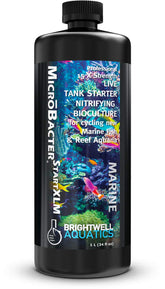Brightwell Aquatics MicroBacter Start XLM vertiendo en acuarios para iniciar el ciclo de nitrógeno.