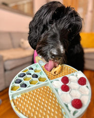 Buddy Budder Lickmat para perros, perfecta para lamidos prolongados y juego.