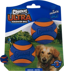 Pelota Chuckit Ultra Squeaker emite sonido divertido al lanzarla.