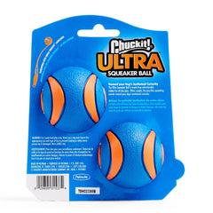 Pelota Chuckit Ultra Squeaker de goma resistente, colores naranja-azul para mejor visibilidad.