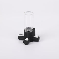 Daerky dispensador de agua para arañas saltarinas, entrega lenta para hidratación continua.