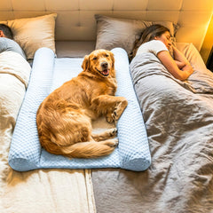 DenMate: cama para perros en cama, ideal para dormir junto y reducir movimientos nocturnos.