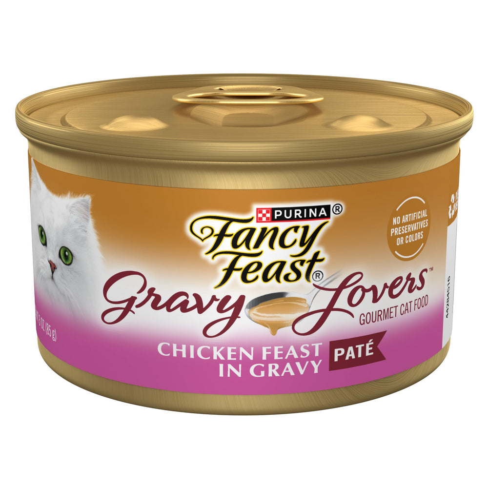 Purina Fancy Feast, lata con salsa visible, experiencia sabrosa para gatos adultos.