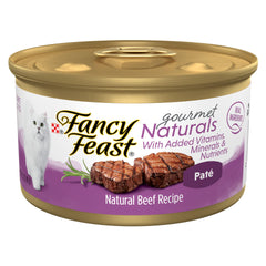 Fancy Feast Gourmet Naturals carne en paté, sabor irresistible para estimular el apetito felino.