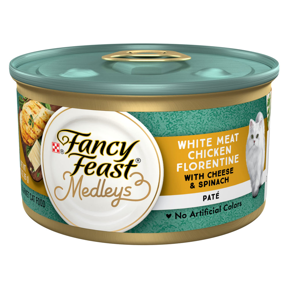 Lata de Fancy Feast Medleys con pollo blanco, queso y espinacas, sabor italiano.