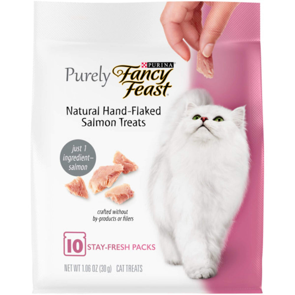 Fancy Feast salmón picado en pedacitos, sabor real para premios sabrosos.