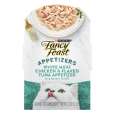 Fancy Feast Appetizers en bandeja abierta con pollo y atún, ideal como complemento sabroso.