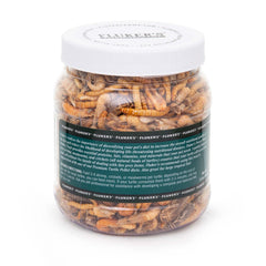 Mezcla liofilizada de camarón de río, gusanos y grillos para variedad nutricional.