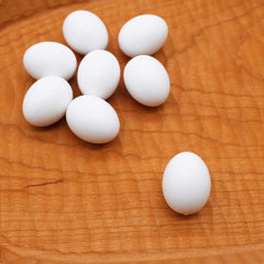 FOIBURELY: huevos falsos en nido para regular la puesta.