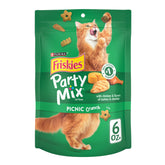 Friskies Party Mix Picnic Crunch en bolsa con cierre para conservar la frescura.