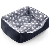 Cama GASUR para perro pequeño con exterior en suede negro, diseño duradero y cómodo.
