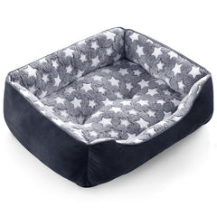 Cama GASUR para perro pequeño con exterior en suede negro, diseño duradero y cómodo.
