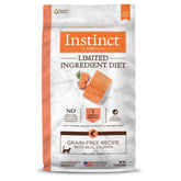Instinct Dieta Limitada para gato con salmón, proteína única para digestión suave.