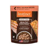 Instinct Salmón Real en bolsa, ideal como topping húmedo para el sabor.