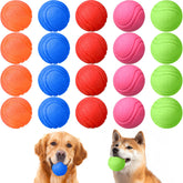 Bola Jenaai indestructible roja para perros; ideal para masticación fuerte y juego al aire libre.