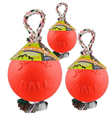Jolly Pets Romp-n-Roll con cuerda de agarre fácil para tirones y juegos.