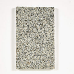 Kaytee Chinchilla Chiller: piedra granito para uso en suelo, ofrece zona relajante y fresca.