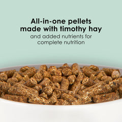 Envase de 5 libras de Kaytee Timothy Complete para alimentación diaria.