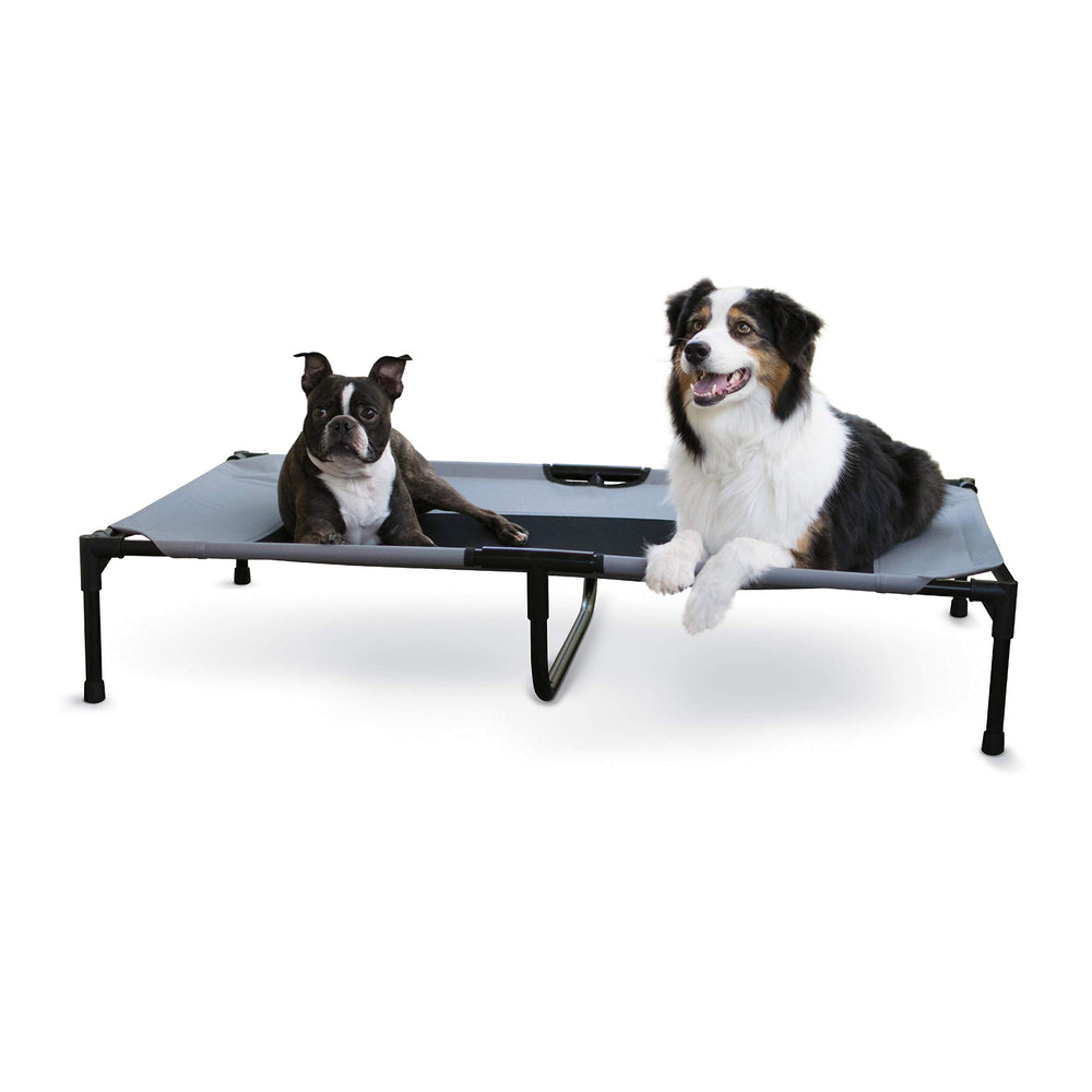 K&H Pet Products cama elevada XL con malla transpirable, ideal para mantener al perro fresco.