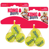 KONG Squeakair Pelota de tenis en empaque, ideal para sesiones de entrenamiento divertidas.