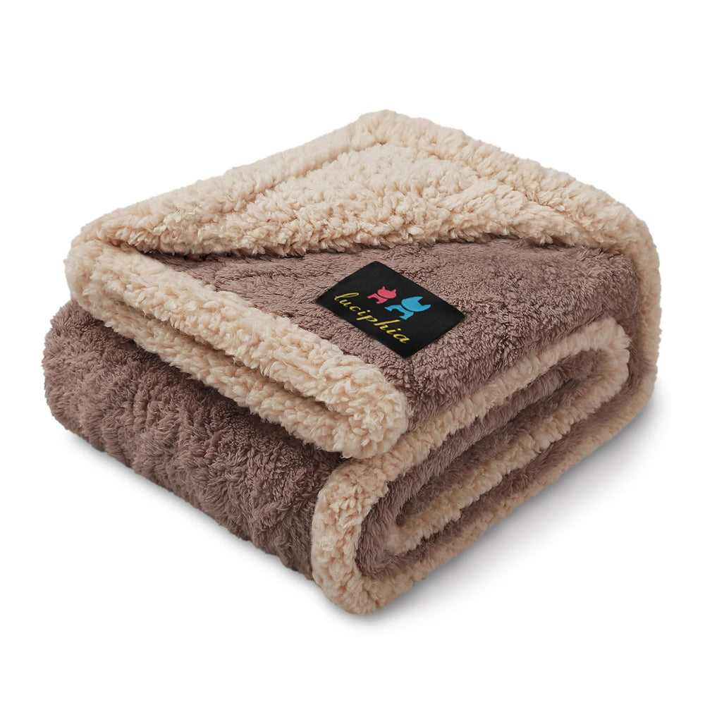 Luciphia manta impermeable para mascotas, vista frontal, protege muebles y evita manchas.