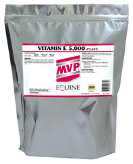 MVP Vitamina E 5000 en pellets, envase práctico para la dosis diaria del caballo.
