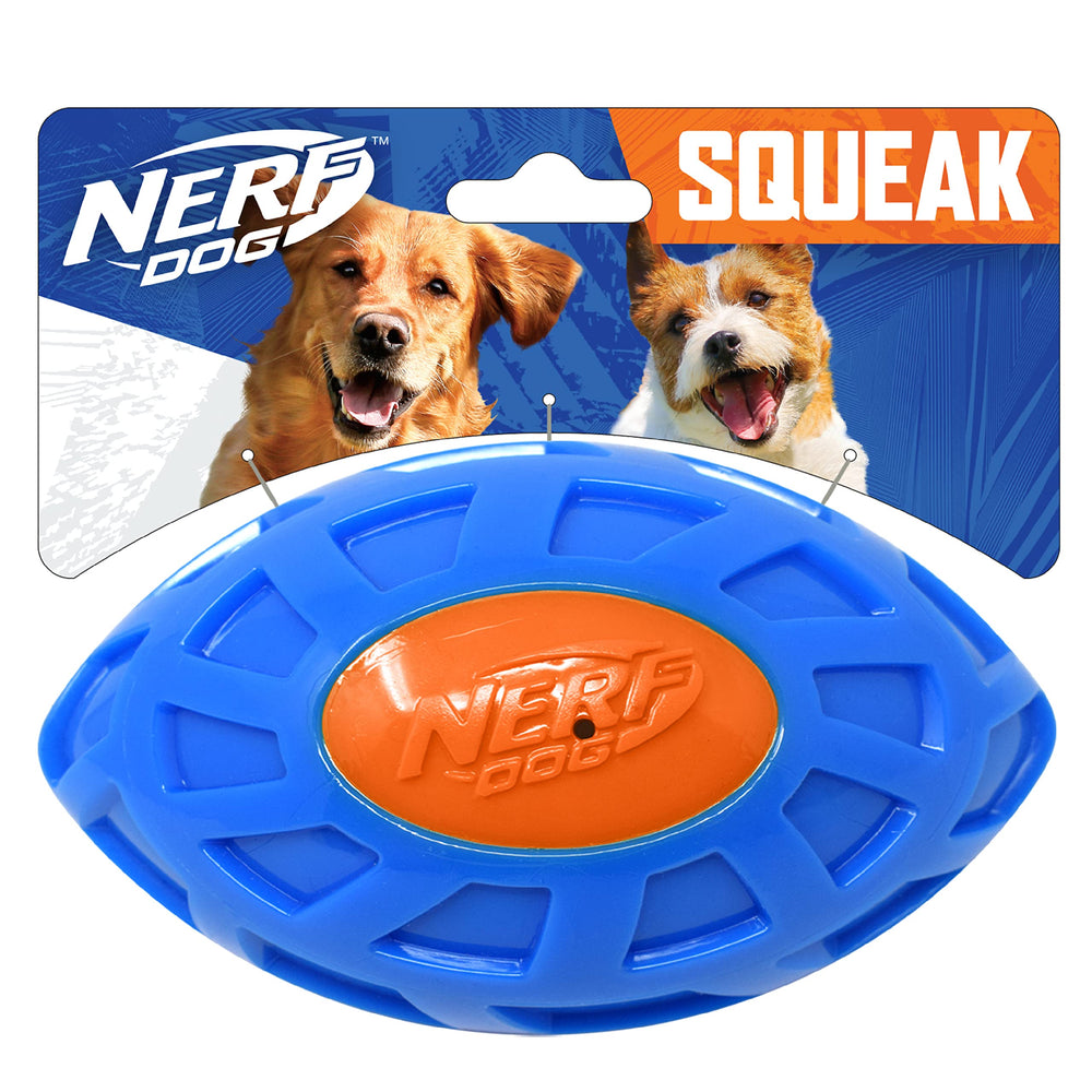 Nerf Dog 6in TPR EXO Squeak Football azul y naranja, ideal para buscar y traer