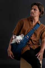 Portador NOAH & PAW con correa acolchada ajustable para mayor comodidad.