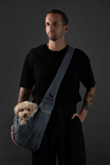 Correa acolchada y ajustable de NOAH & PAW Sling para mayor confort.