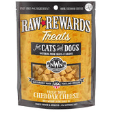 Northwest Naturals Queso cheddar liofilizado, vista frontal del empaque, sabor premium para mascotas.