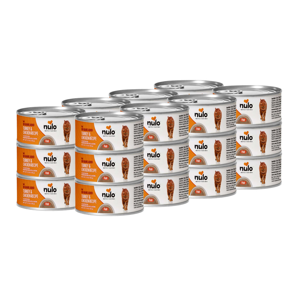 Paté de pavo y pollo de Nulo en lata, textura suave para gatos activos.