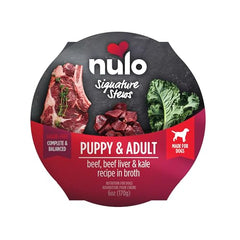 Nulo perro estofado hígado y kale en caldo, fuente de nutrientes