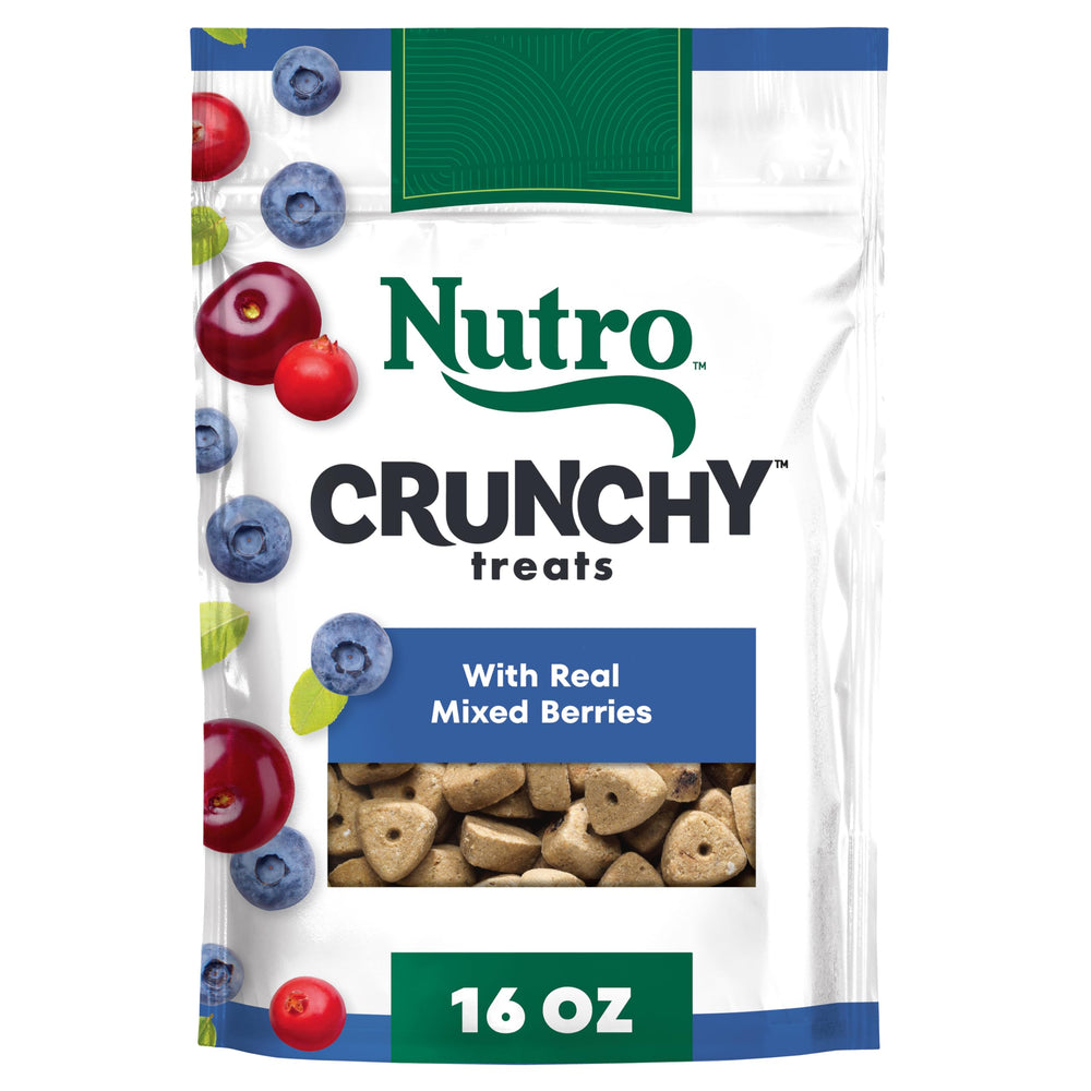 Nutro bocaditos crujientes para perro con bayas mezcladas en tazón, snack sabroso y natural