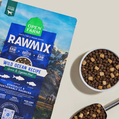 Open Farm RawMix: kibble recubierto con caldo de hueso para aroma atractivo.