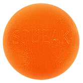 Outward Hound Pelota Chillido Dura, ideal para sesiones de juego intensas y duraderas.
